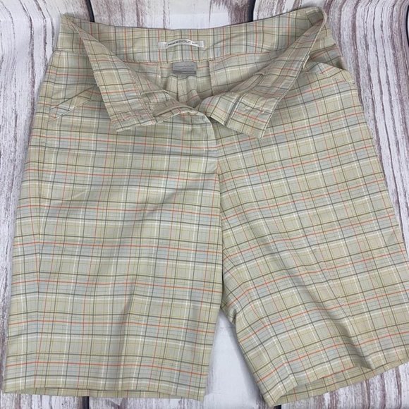 Nike Pants - EUC! Women’s Nike plaid golf short size 4